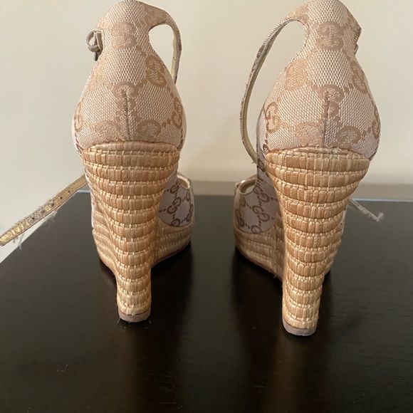 Gucci Beige GG Canvas Horsebit Open Toe Ankle Strap Platform Wedges Pump - Picture 11 of 15